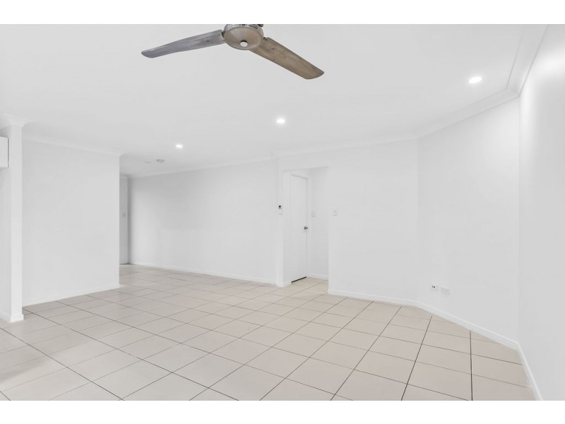 16 Meadows Circuit, Bellbird Park QLD 4300