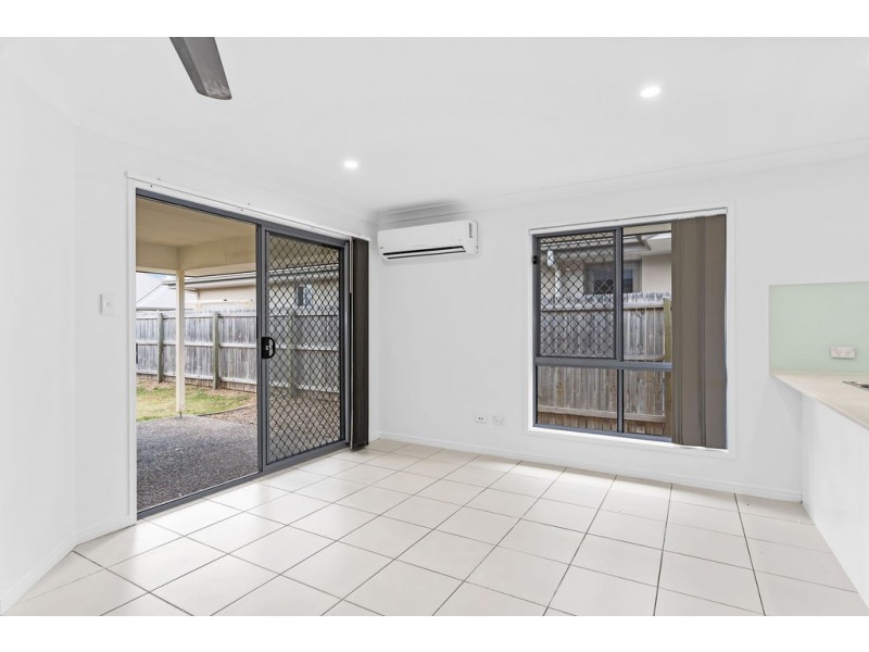 16 Meadows Circuit, Bellbird Park QLD 4300