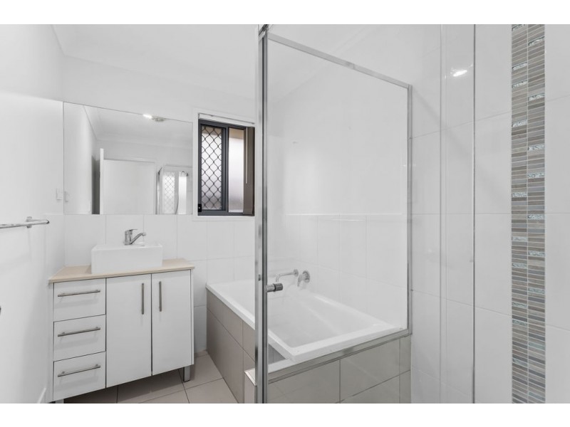 16 Meadows Circuit, Bellbird Park QLD 4300