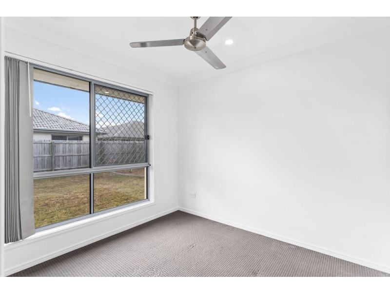 16 Meadows Circuit, Bellbird Park QLD 4300