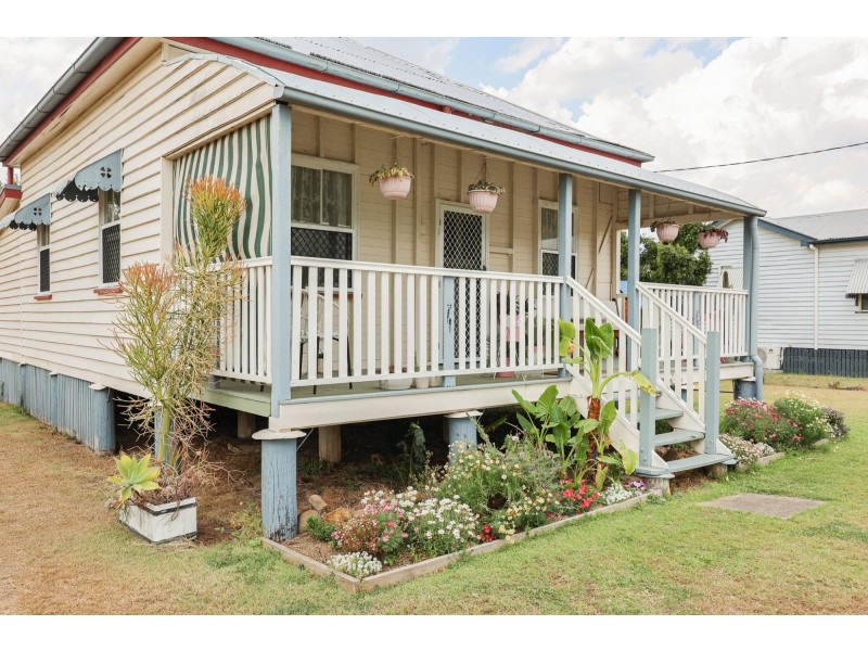 13 Don Street, Lowood QLD 4311