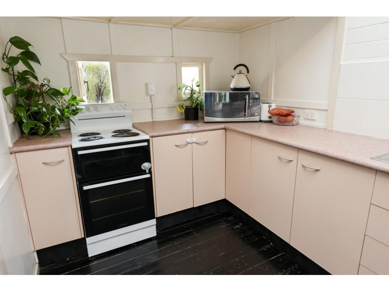 13 Don Street, Lowood QLD 4311