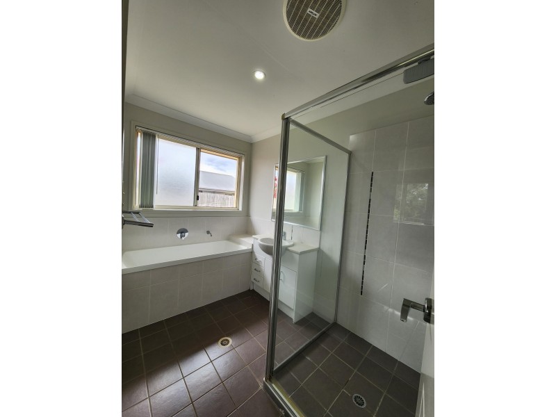 12 Peregrine Street, Lowood QLD 4311