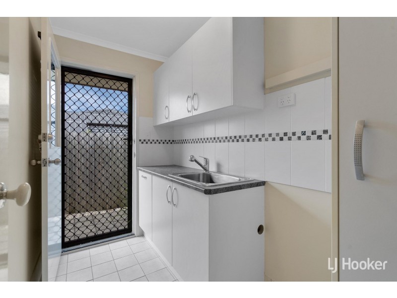 4 Sandhurst Place, Brassall QLD 4305