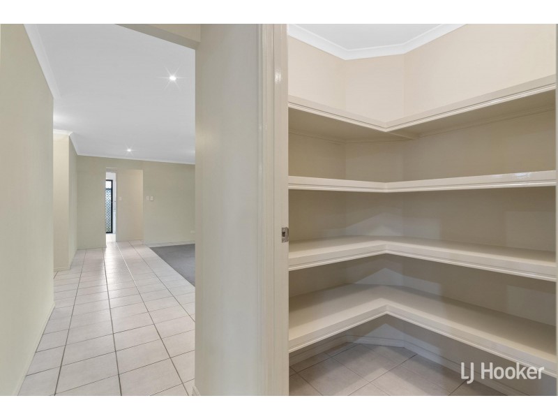 4 Sandhurst Place, Brassall QLD 4305