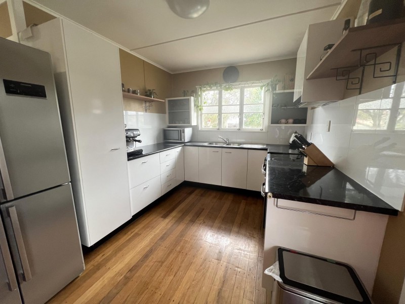 36A Dwyer Street, Silkstone QLD 4304