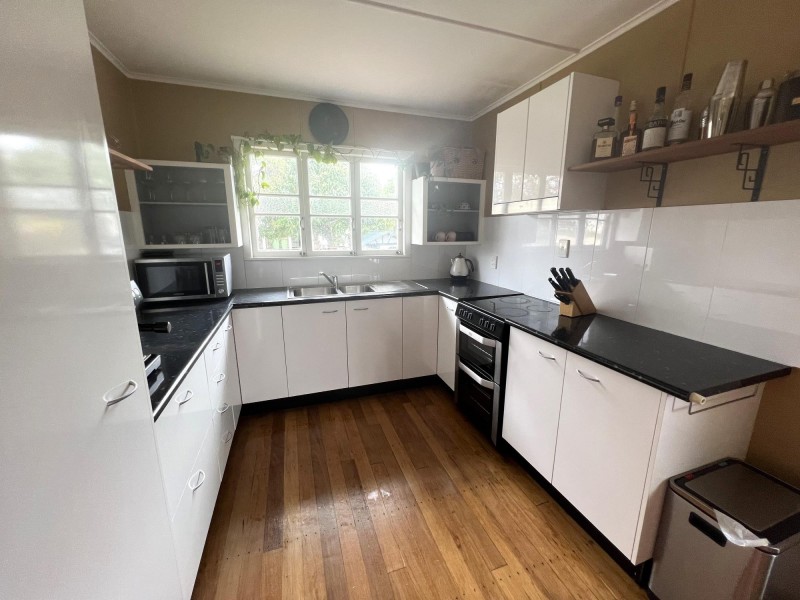 36A Dwyer Street, Silkstone QLD 4304