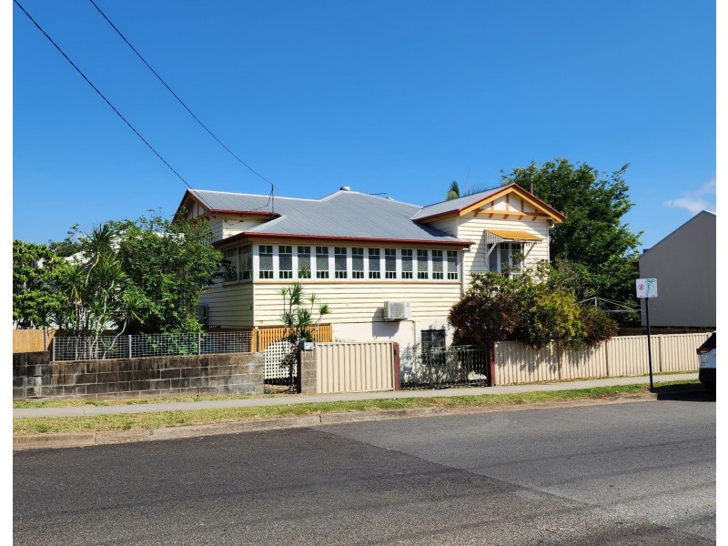 19 Roderick Street, Ipswich QLD 4305