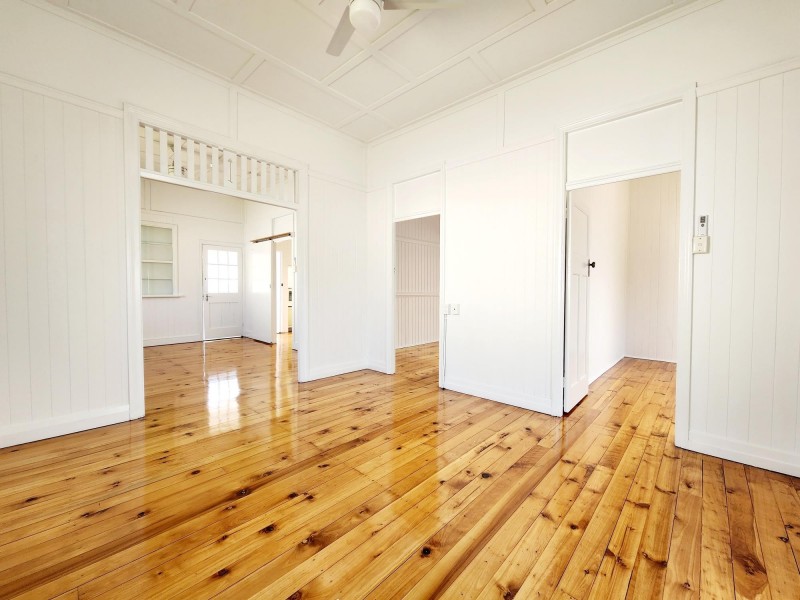 19 Roderick Street, Ipswich QLD 4305