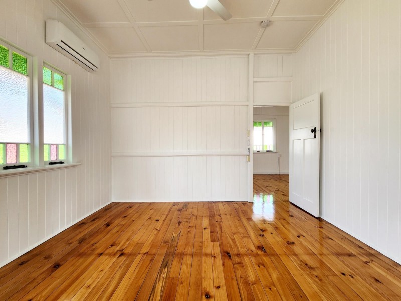 19 Roderick Street, Ipswich QLD 4305