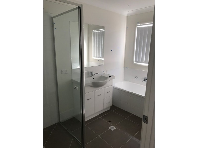 1/42 Br Ted Magee Drive, Collingwood Park QLD 4301