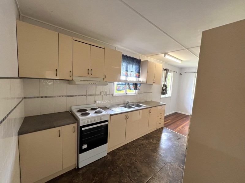 14 Heather Street, Silkstone QLD 4304