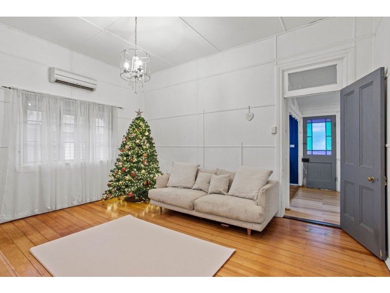 3 Glebe Road, Newtown QLD 4305