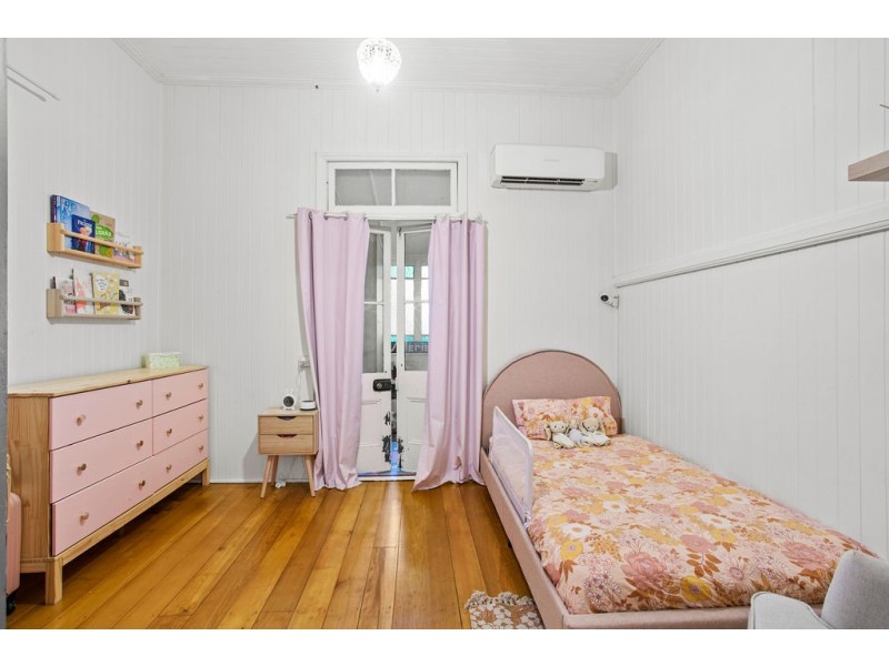 3 Glebe Road, Newtown QLD 4305
