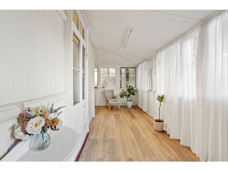 3 Glebe Road, Newtown QLD 4305