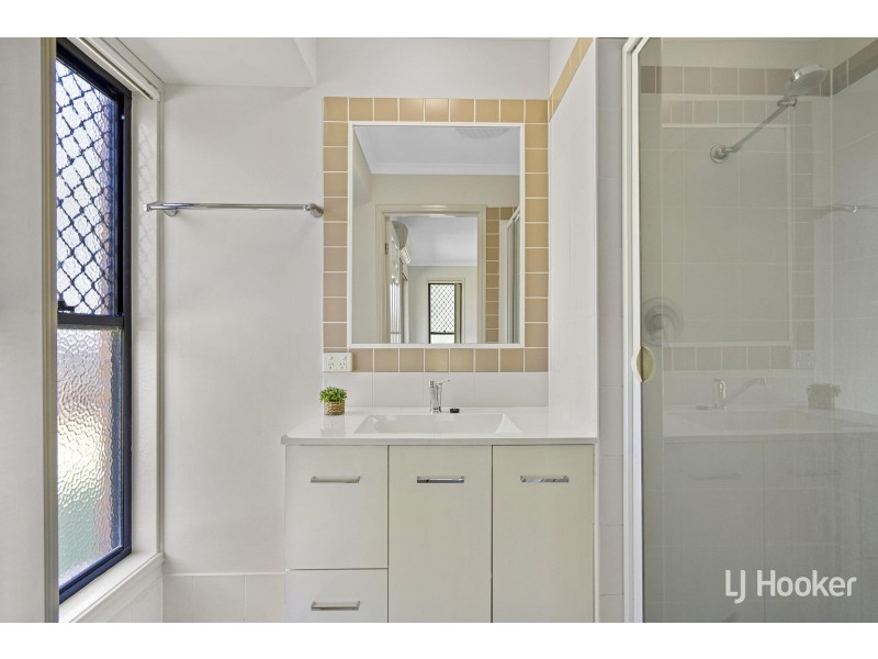 25 Mellor Place, Brassall QLD 4305