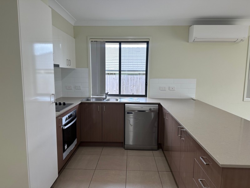 10 Victor Street, Collingwood Park QLD 4301