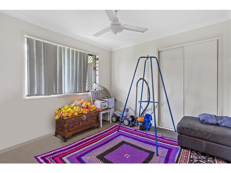 9 Nixon Drive, North Booval QLD 4304