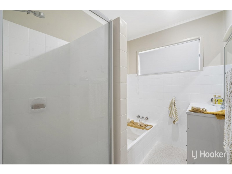 14 Elliott Street, Silkstone QLD 4304