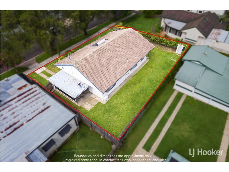 14 Elliott Street, Silkstone QLD 4304