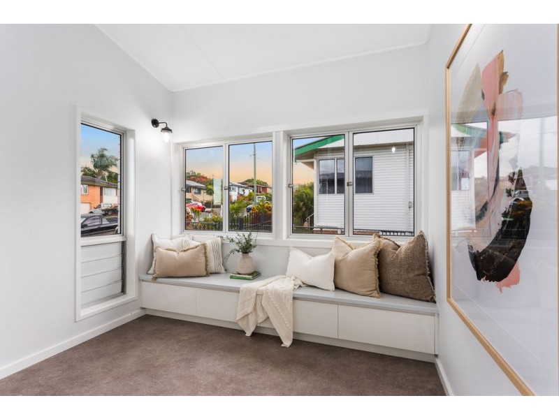 22 Robertson Road, Eastern Heights QLD 4305