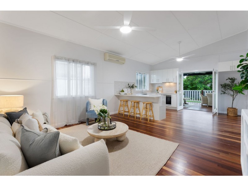 22 Robertson Road, Eastern Heights QLD 4305