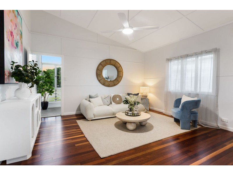 22 Robertson Road, Eastern Heights QLD 4305