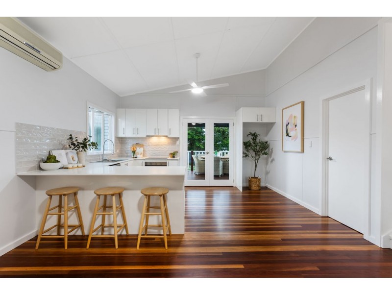 22 Robertson Road, Eastern Heights QLD 4305