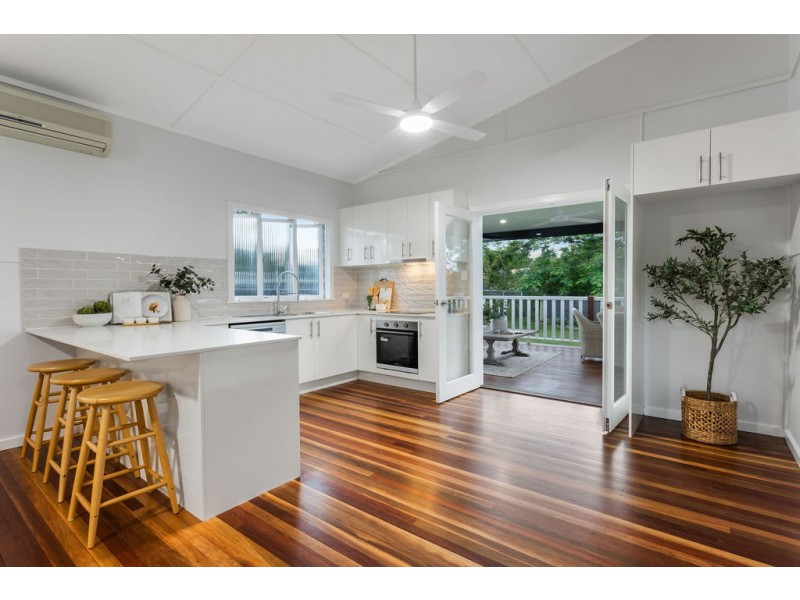 22 Robertson Road, Eastern Heights QLD 4305