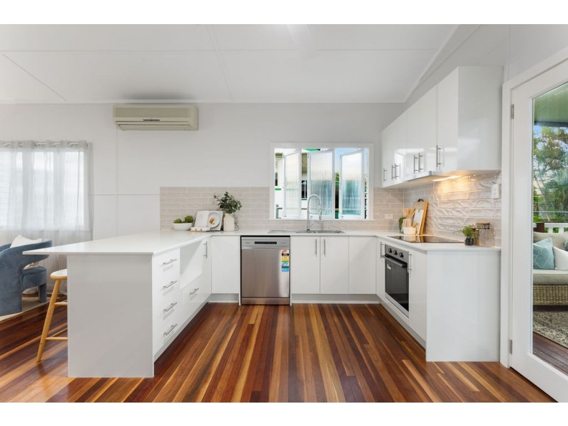22 Robertson Road, Eastern Heights QLD 4305