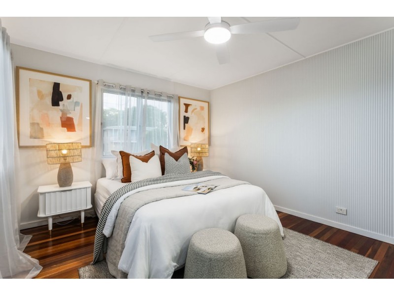 22 Robertson Road, Eastern Heights QLD 4305