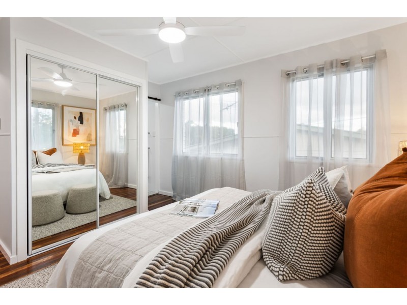 22 Robertson Road, Eastern Heights QLD 4305
