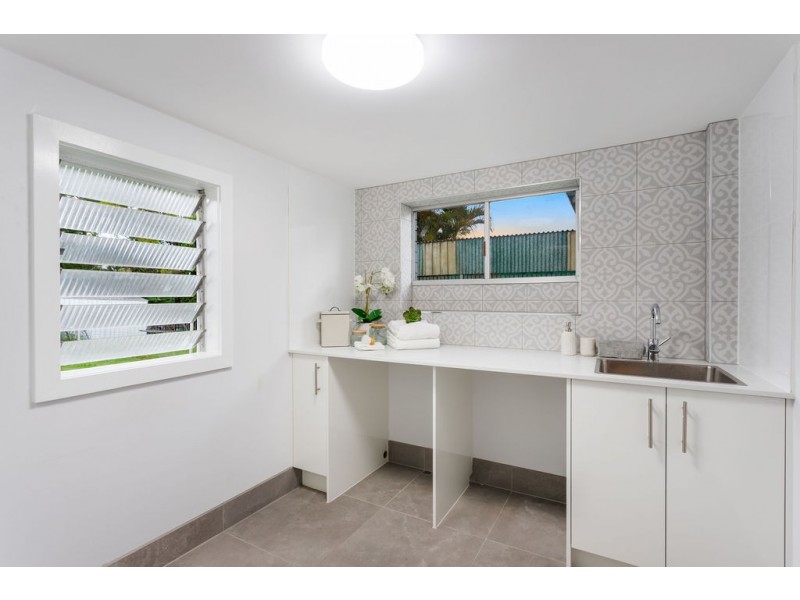 22 Robertson Road, Eastern Heights QLD 4305