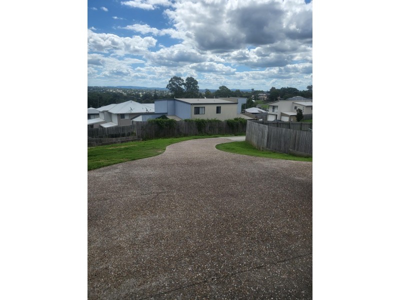 1/11 Hoffman Way, Bundamba QLD 4304