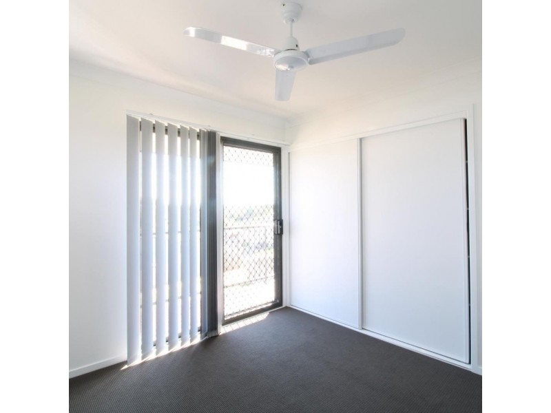 1/11 Hoffman Way, Bundamba QLD 4304