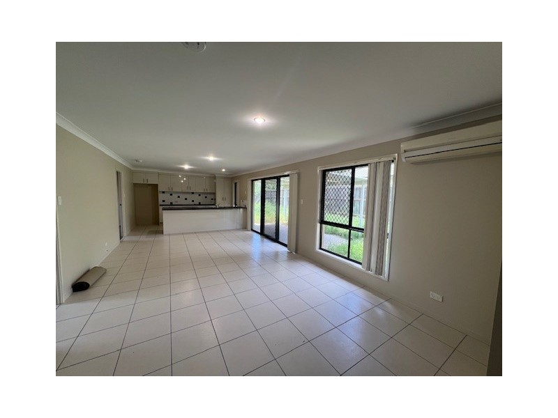19 Bosswood Court, Yamanto QLD 4305