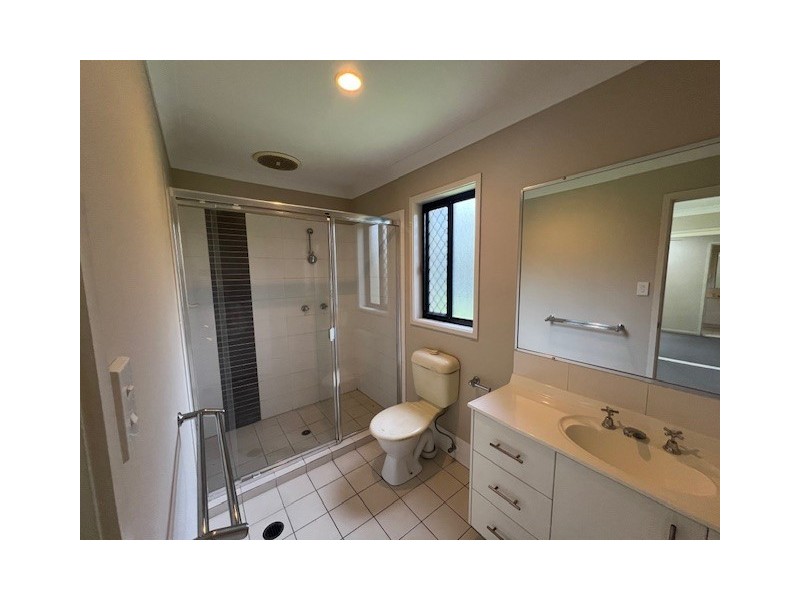 19 Bosswood Court, Yamanto QLD 4305