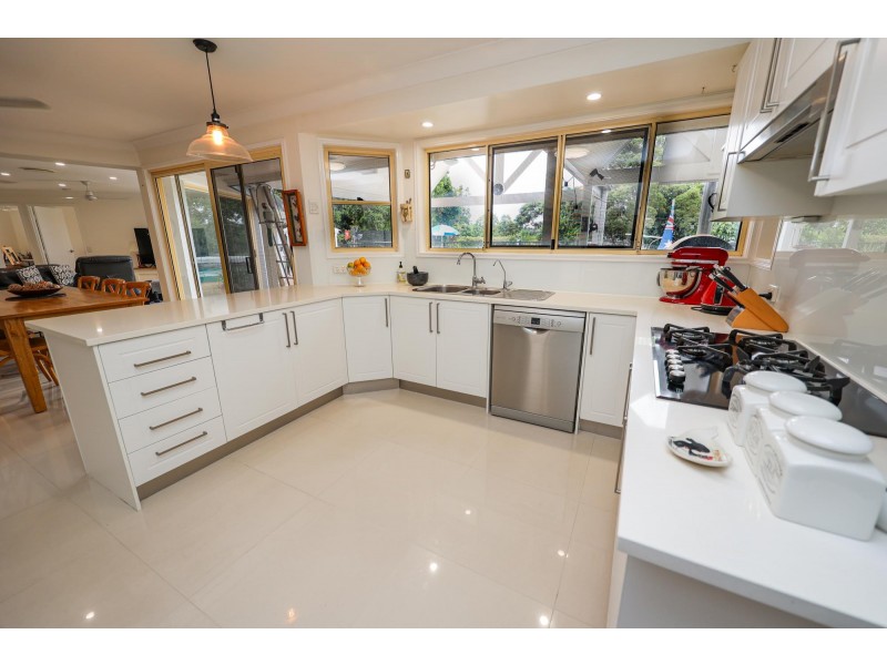 41 Pioneer Crescent, Bellbowrie QLD 4070