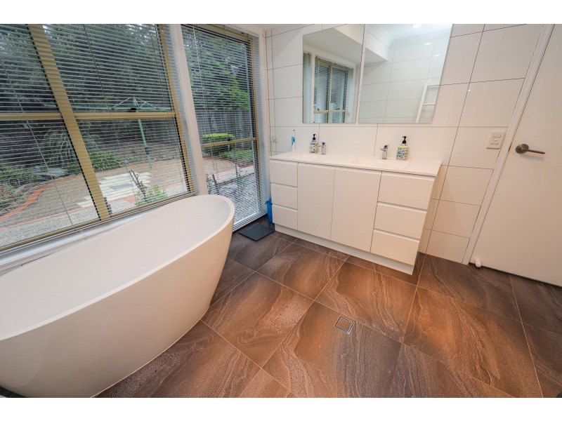 41 Pioneer Crescent, Bellbowrie QLD 4070