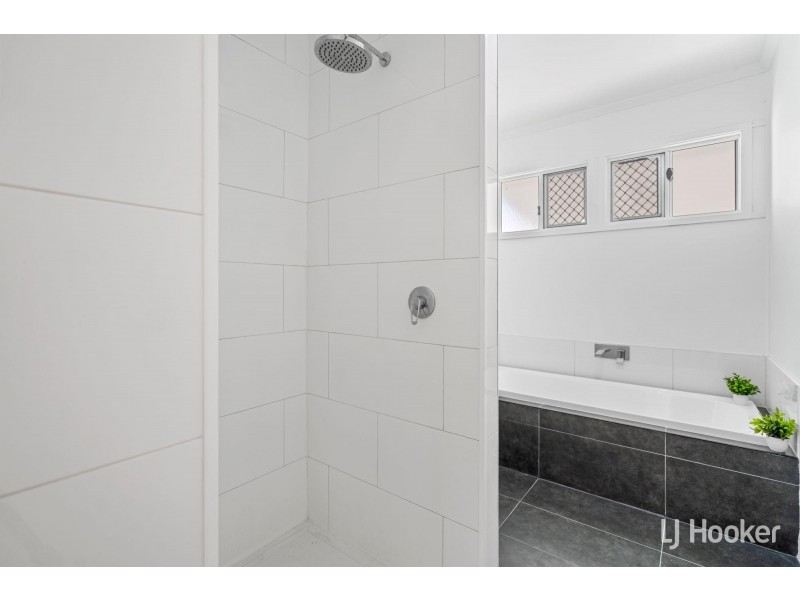 3 Mitchell Street, Riverview QLD 4303