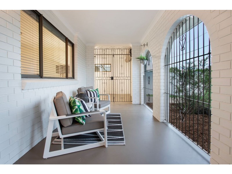 2A Blaxland Street, Eastern Heights QLD 4305