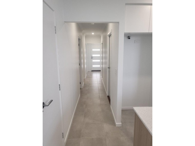 29 John Drive, Collingwood Park QLD 4301