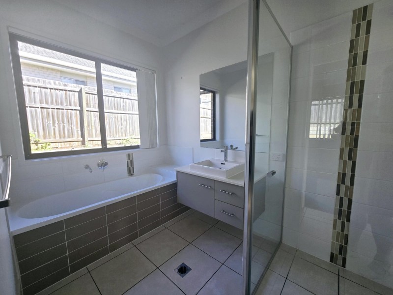 9 Endeavour Street, Brassall QLD 4305