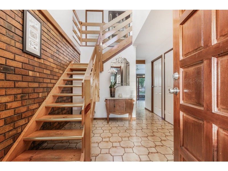 5 Eton Avenue, Flinders View QLD 4305