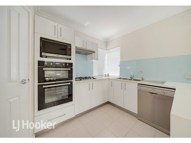 7/8 Centennial Gardens, Hillarys WA 6025