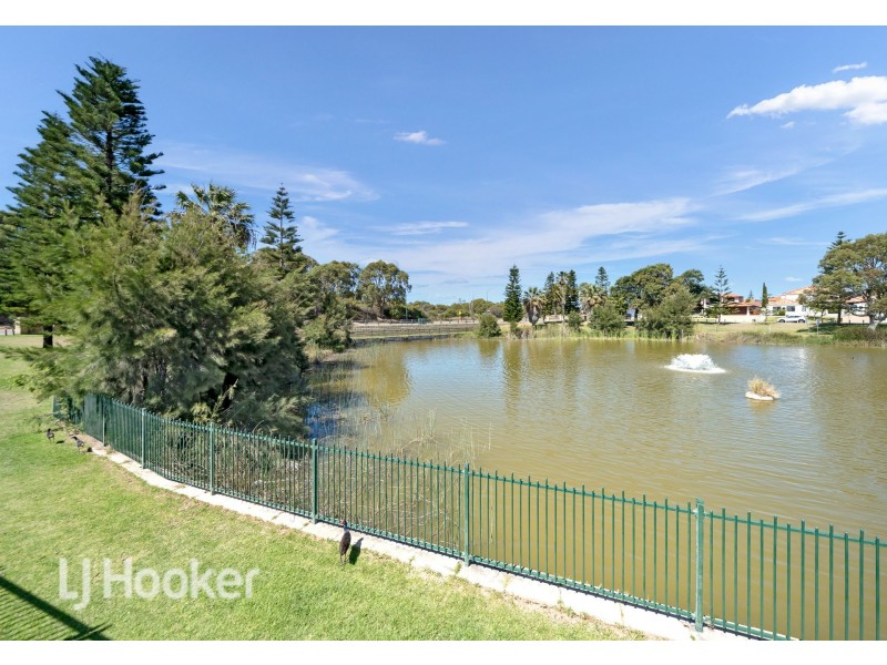 7/8 Centennial Gardens, Hillarys WA 6025