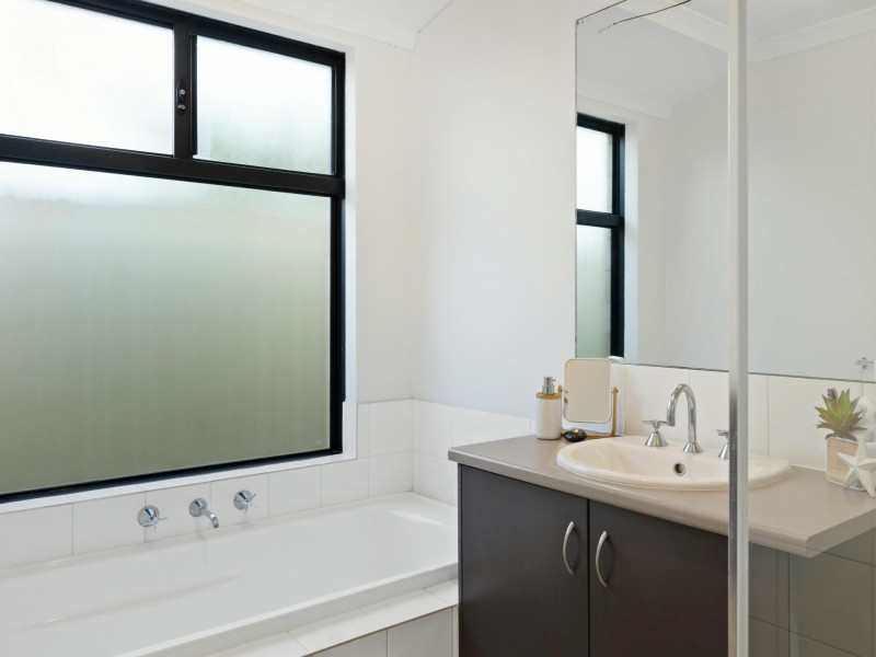 4 Condro Bend, Sinagra WA 6065