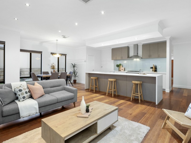 4 Condro Bend, Sinagra WA 6065