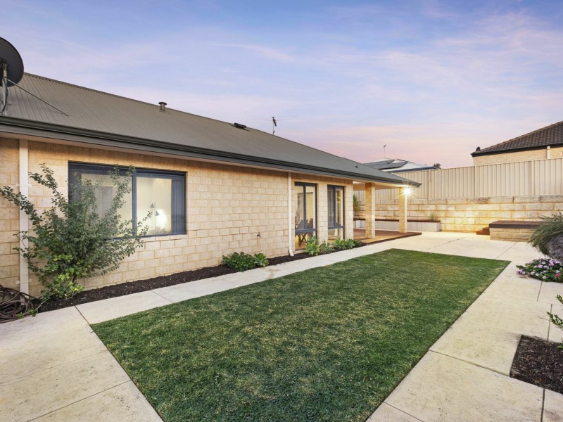 4 Condro Bend, Sinagra WA 6065