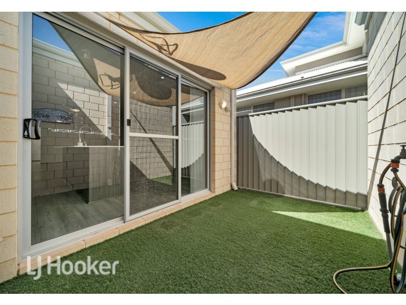 8 Sloman Lane, Clarkson WA 6030